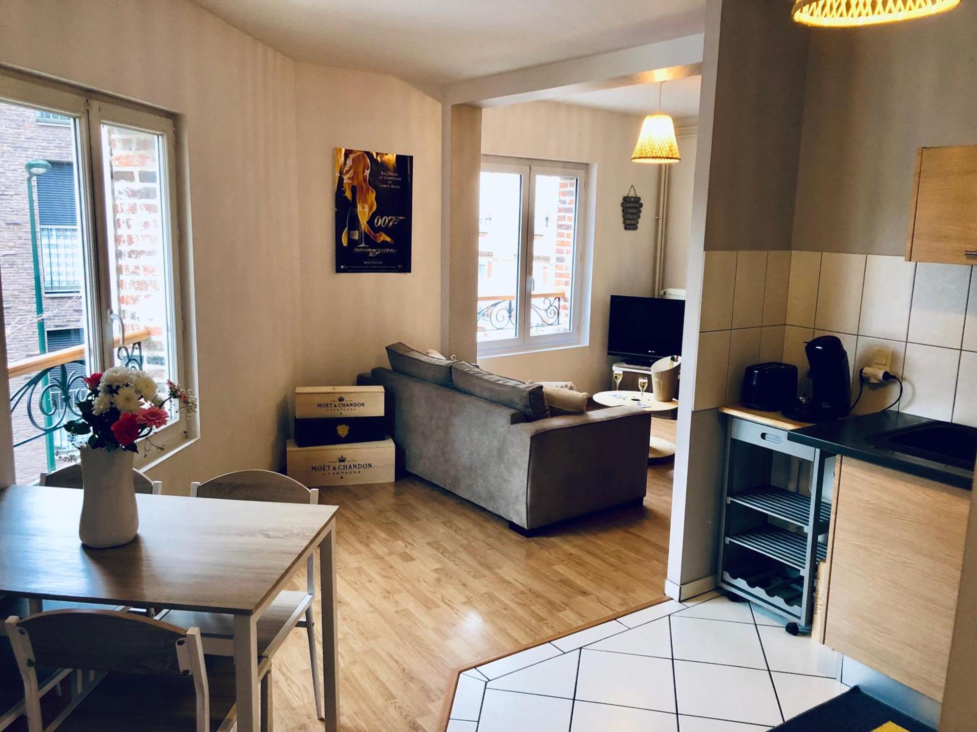 Logement Centre Ville D'Epernay Avec Parking Prive Экстерьер фото